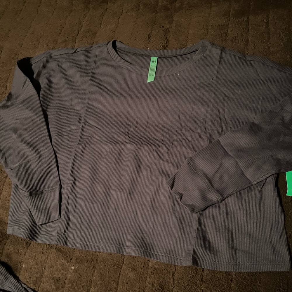 NWT-Cozy pants and shirt sleepwear - Picture 2 of 8